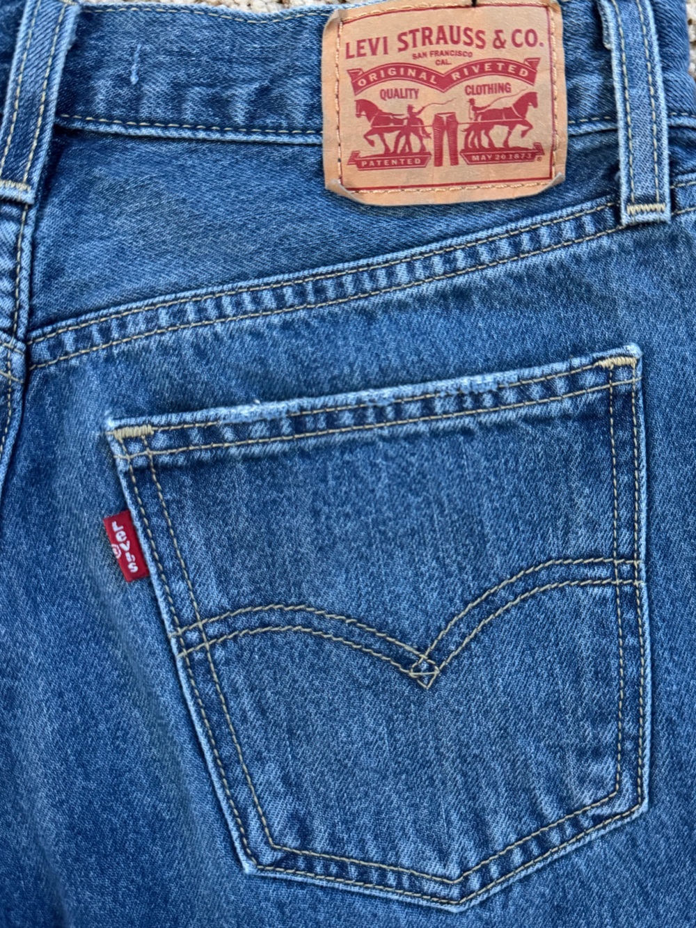 Levi's Women's Distressed Low Pro Straight Jeans Size 26 - Picture 10 of 15